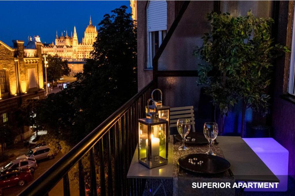 BpR Agathé Elegant Suite with Parliament View Budapest Extérieur photo